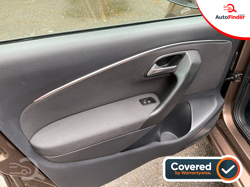 
								Volkswagen Polo full									