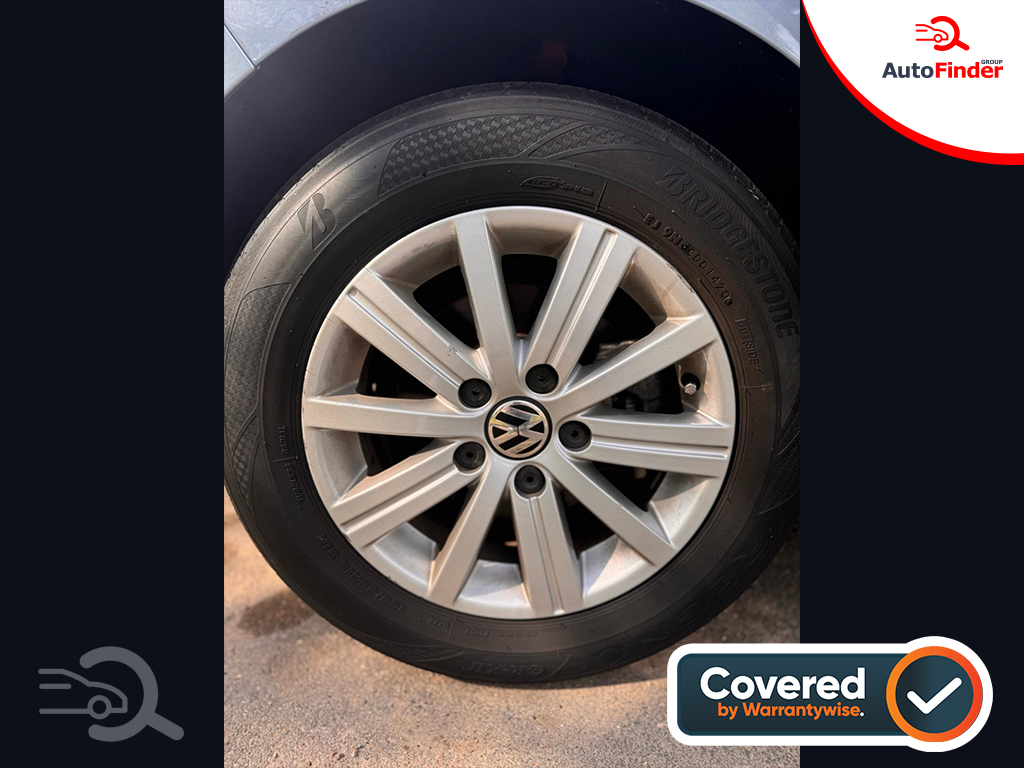 
								Volkswagen Golf full									