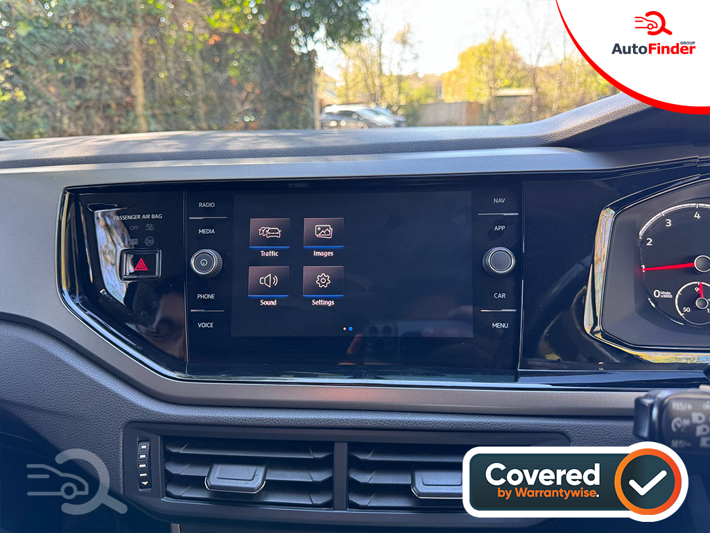 
								Volkswagen Polo TSI Highline full									