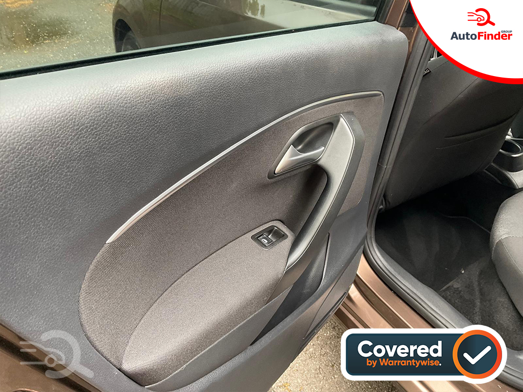 
								Volkswagen Polo full									