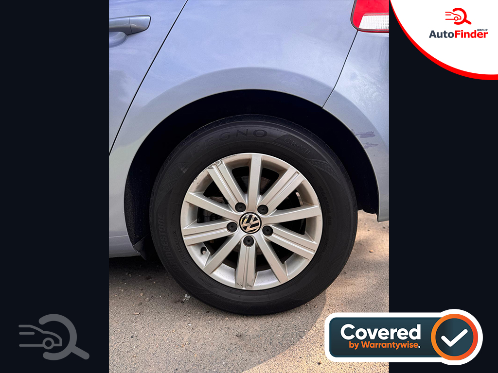 
								Volkswagen Golf full									