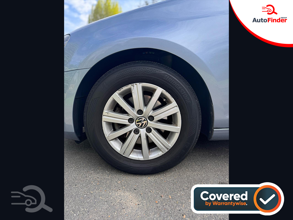 
								Volkswagen Golf full									
