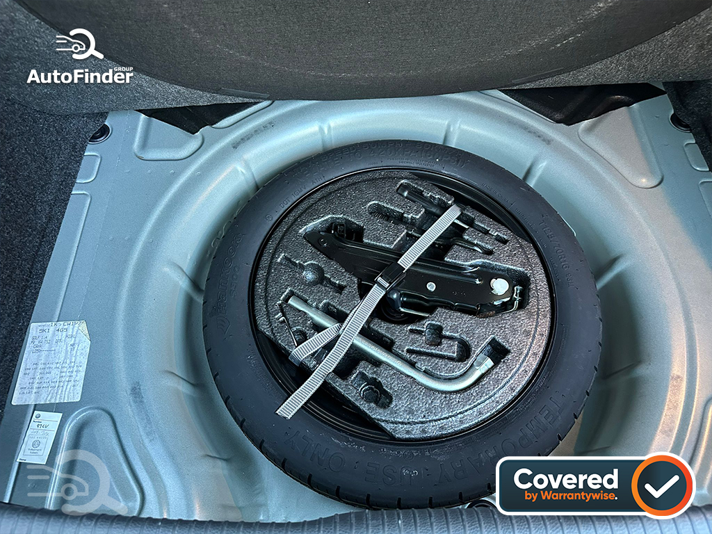 
								Volkswagen Golf full									