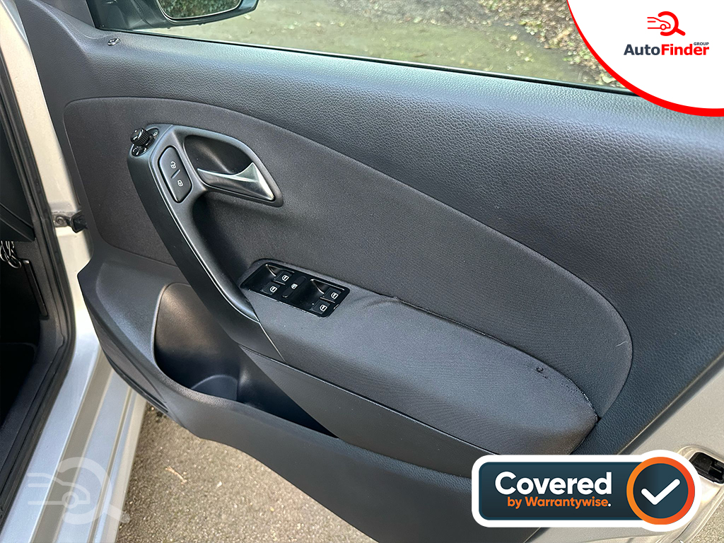 
								Volkswagen Polo full									