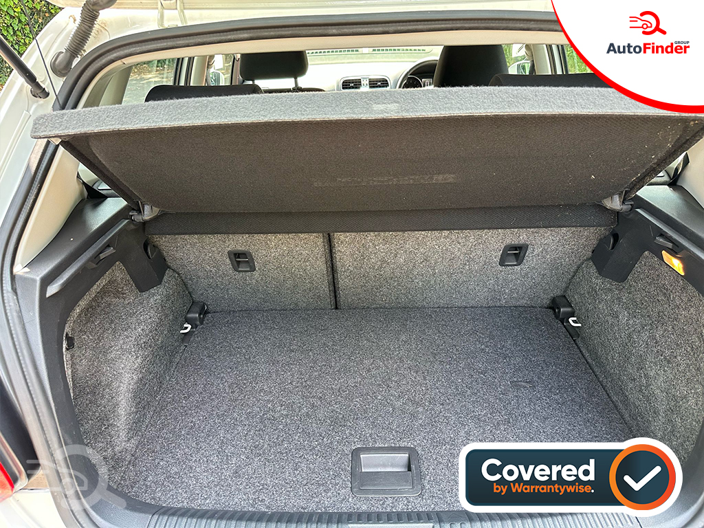 
								Volkswagen Polo full									