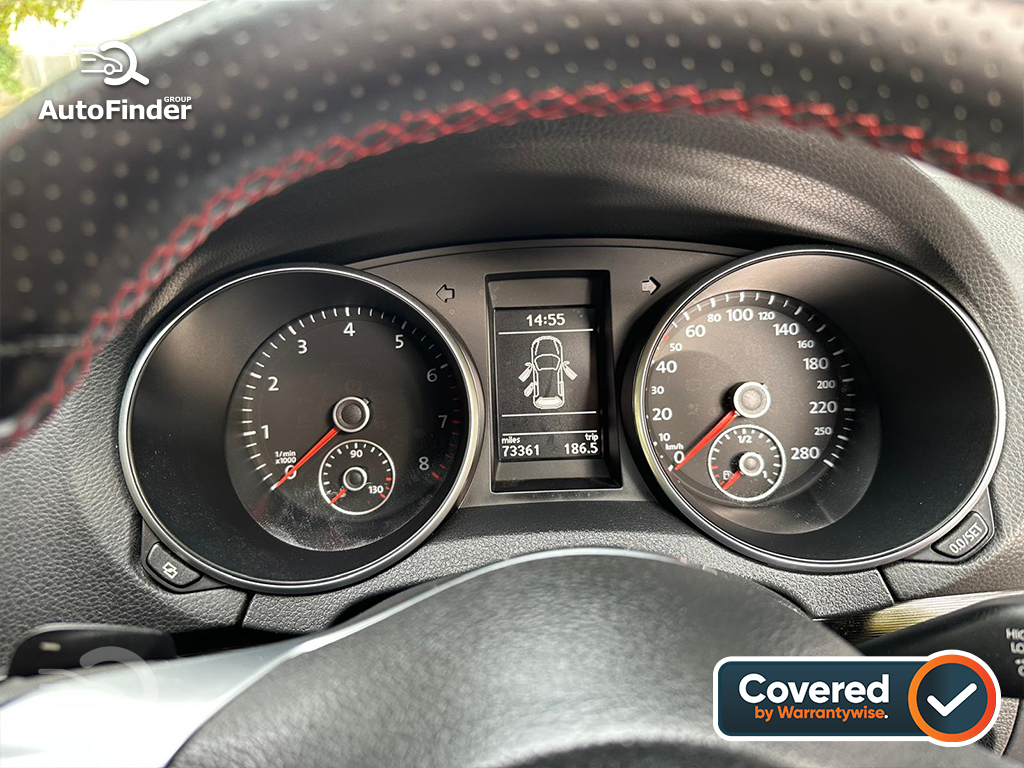 
								Volkswagen Golf GTI full									