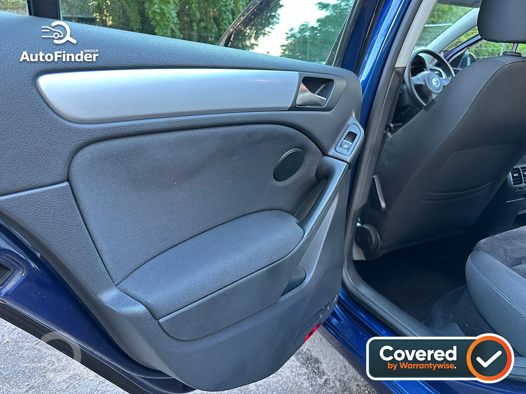 
								Volkswagen Golf full									