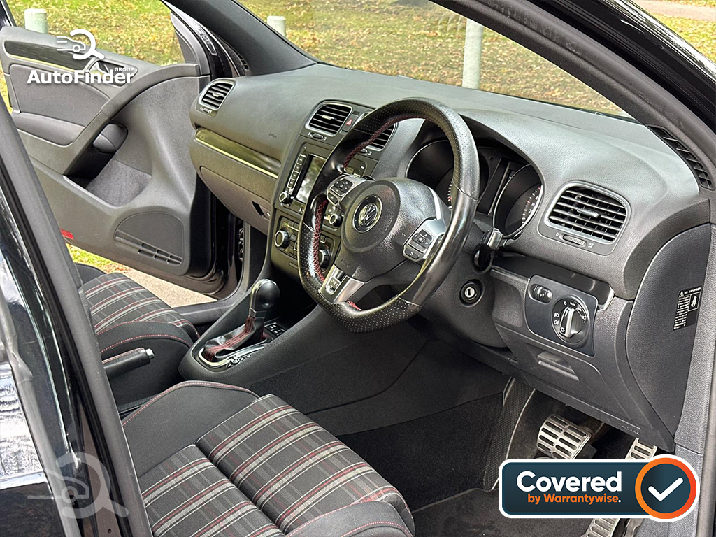 
								Volkswagen Golf GTI full									