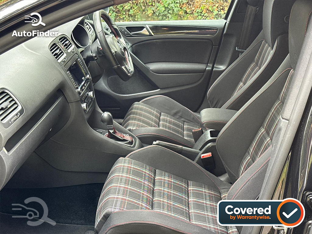 
								Volkswagen Golf GTI full									