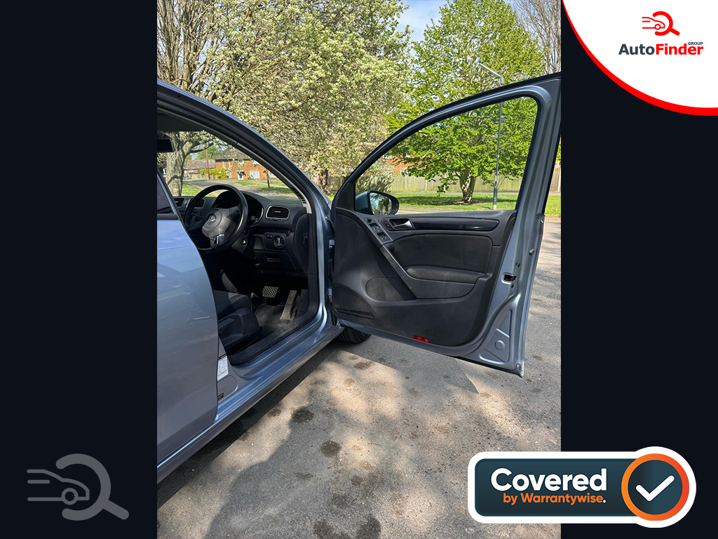 
								Volkswagen Golf full									