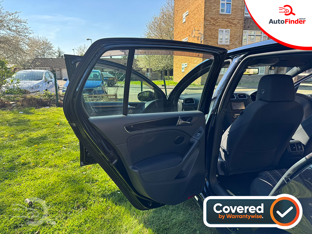 
								Volkswagen Golf GTI full									