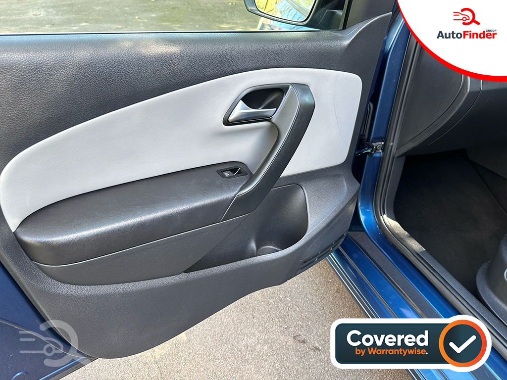 
								Volkswagen Polo full									