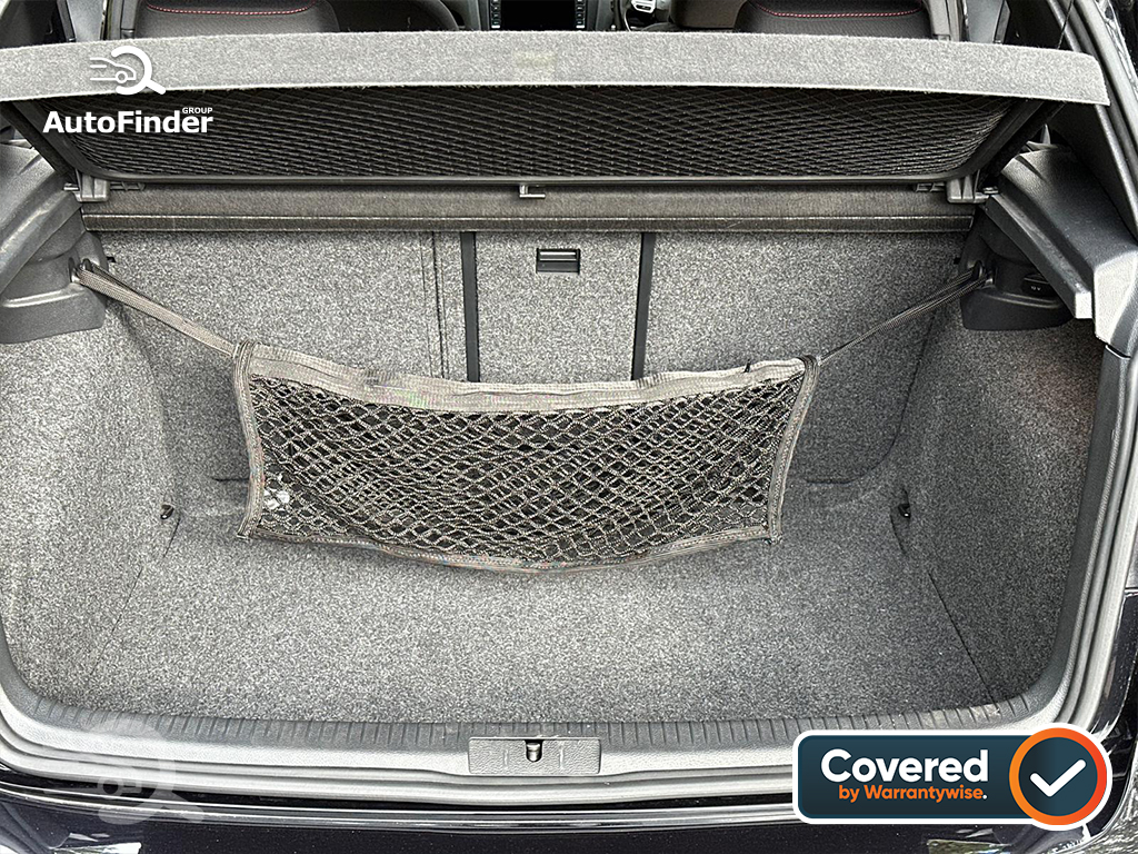 
								Volkswagen Golf GTI full									