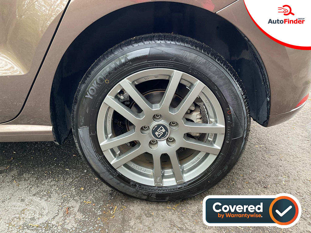 
								Volkswagen Polo full									