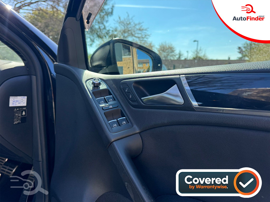 
								Volkswagen Golf GTI full									