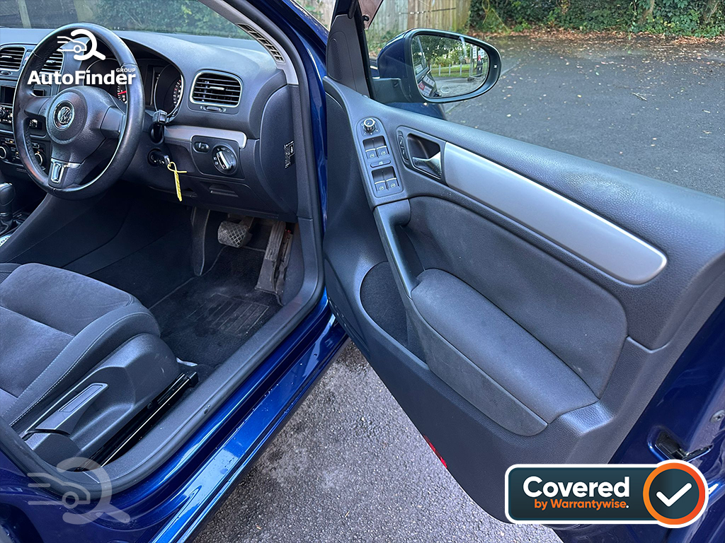 
								Volkswagen Golf full									