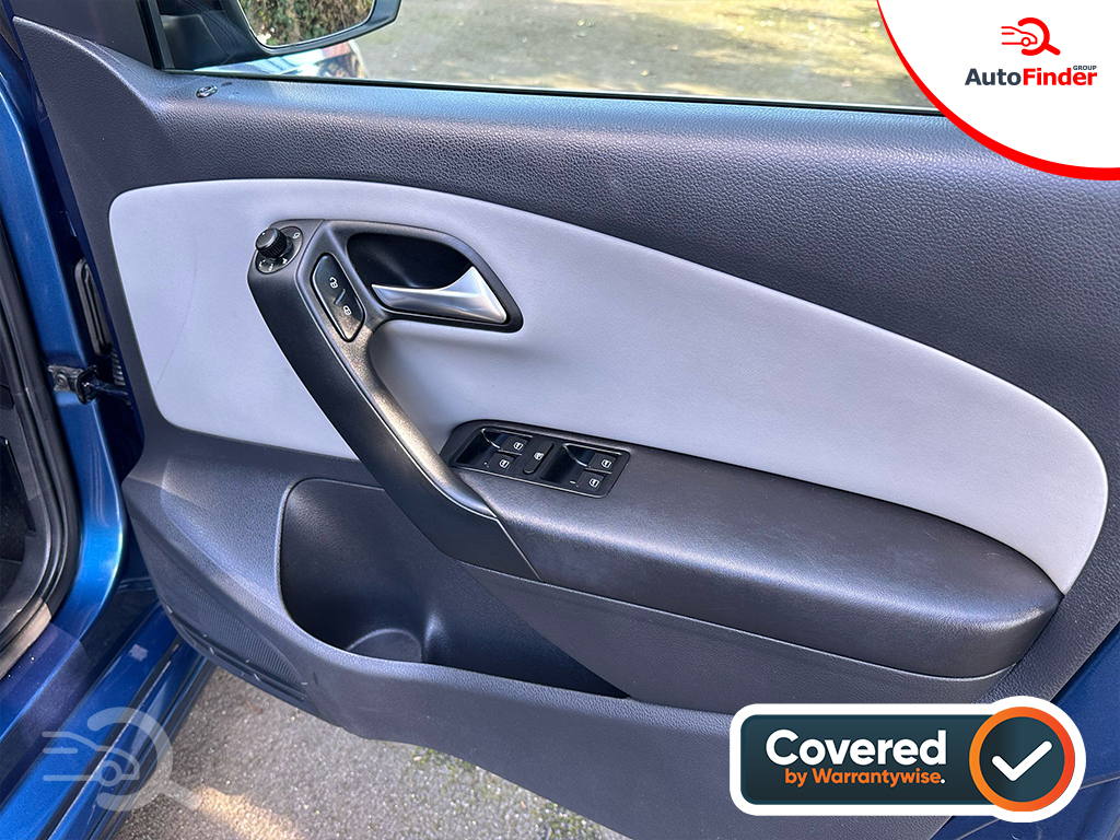 
								Volkswagen Polo full									