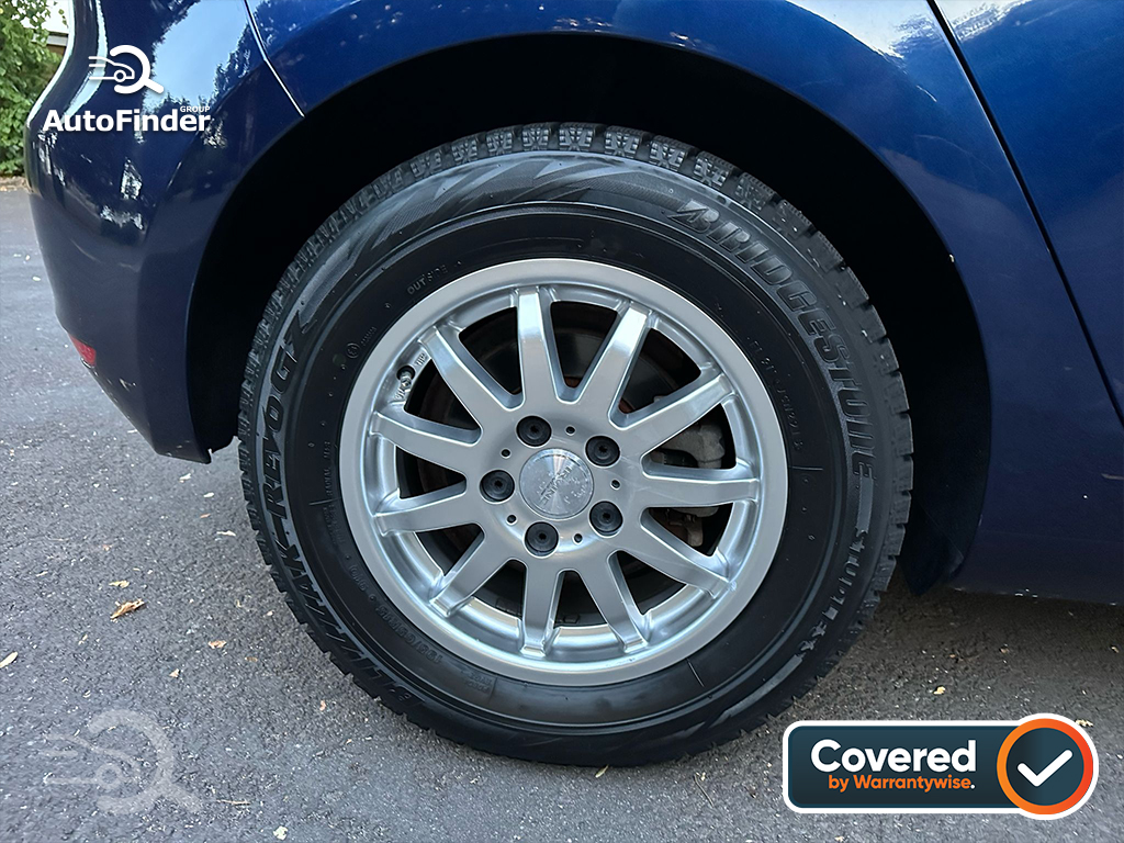 
								Volkswagen Golf full									