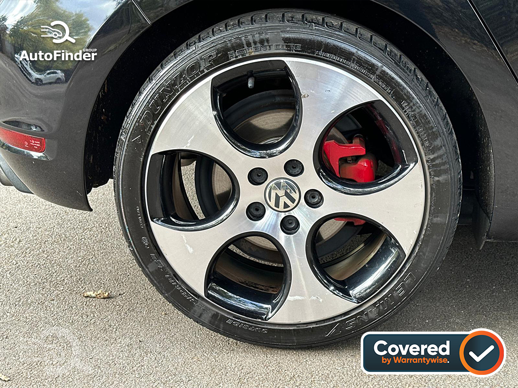 
								Volkswagen Golf GTI full									