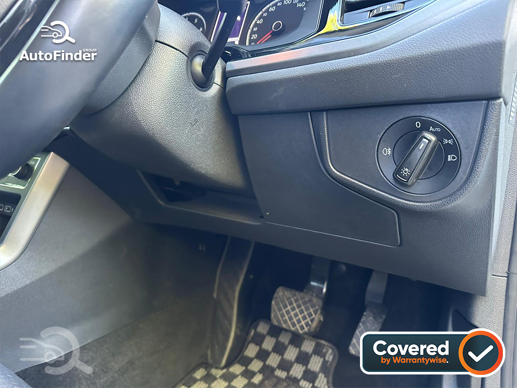 
								Volkswagen Polo full									