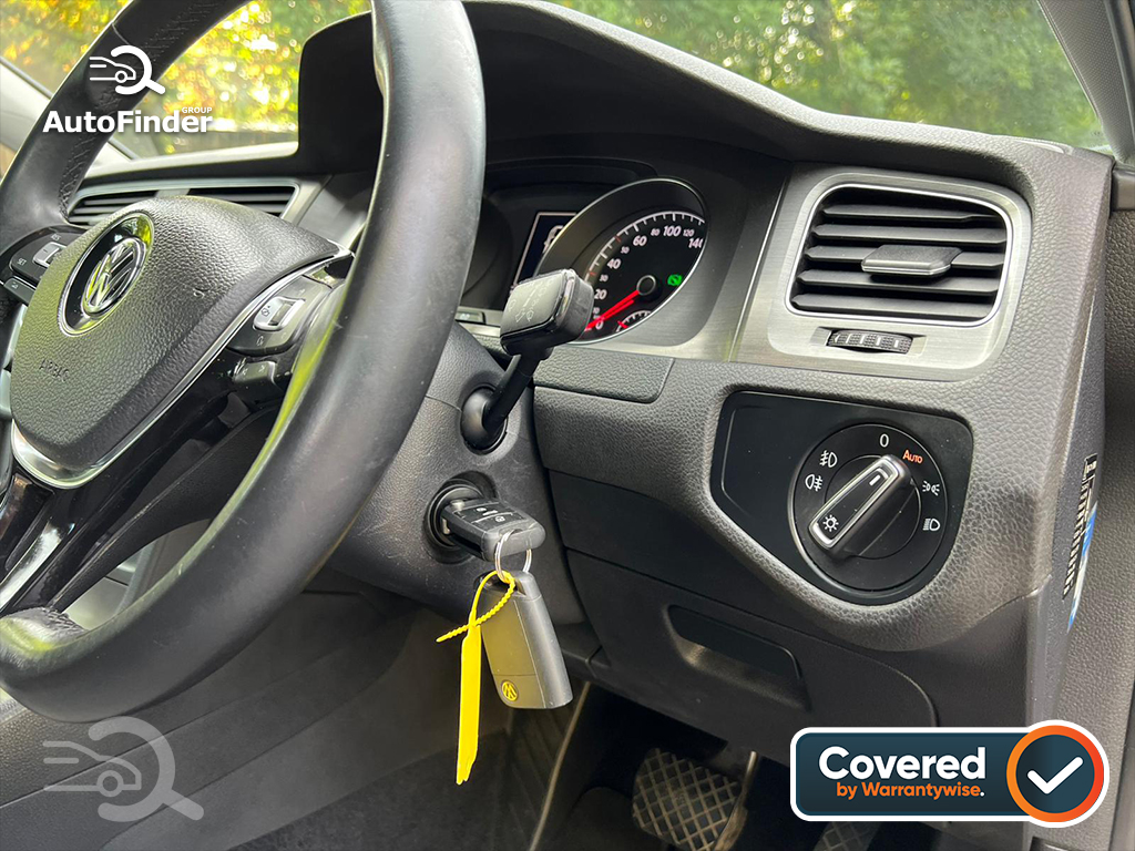 
								Volkswagen Golf full									