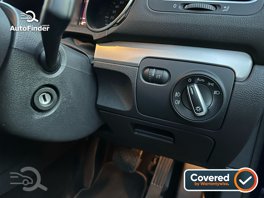 
								Volkswagen Golf full									