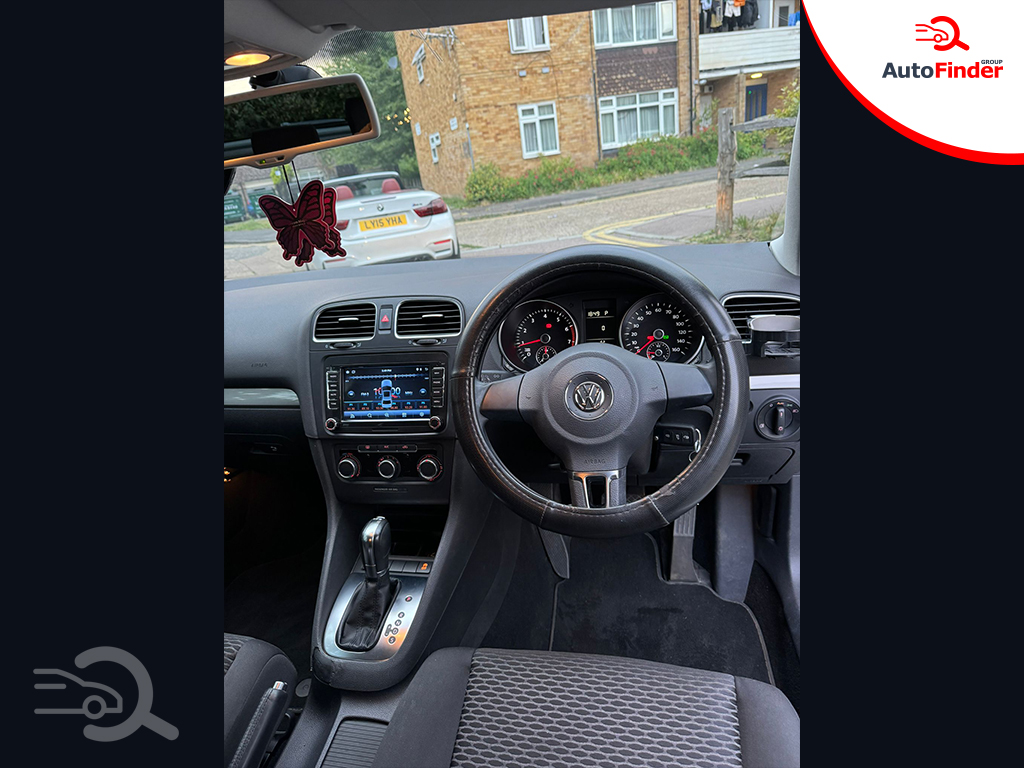 
								Volkswagen Golf full									