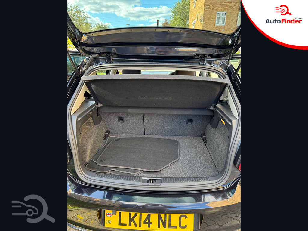 
								Volkswagen Polo full									