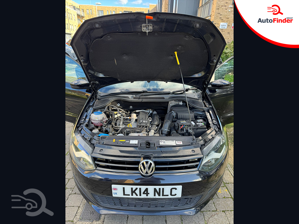 
								Volkswagen Polo full									
