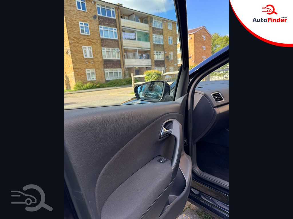 
								Volkswagen Polo full									