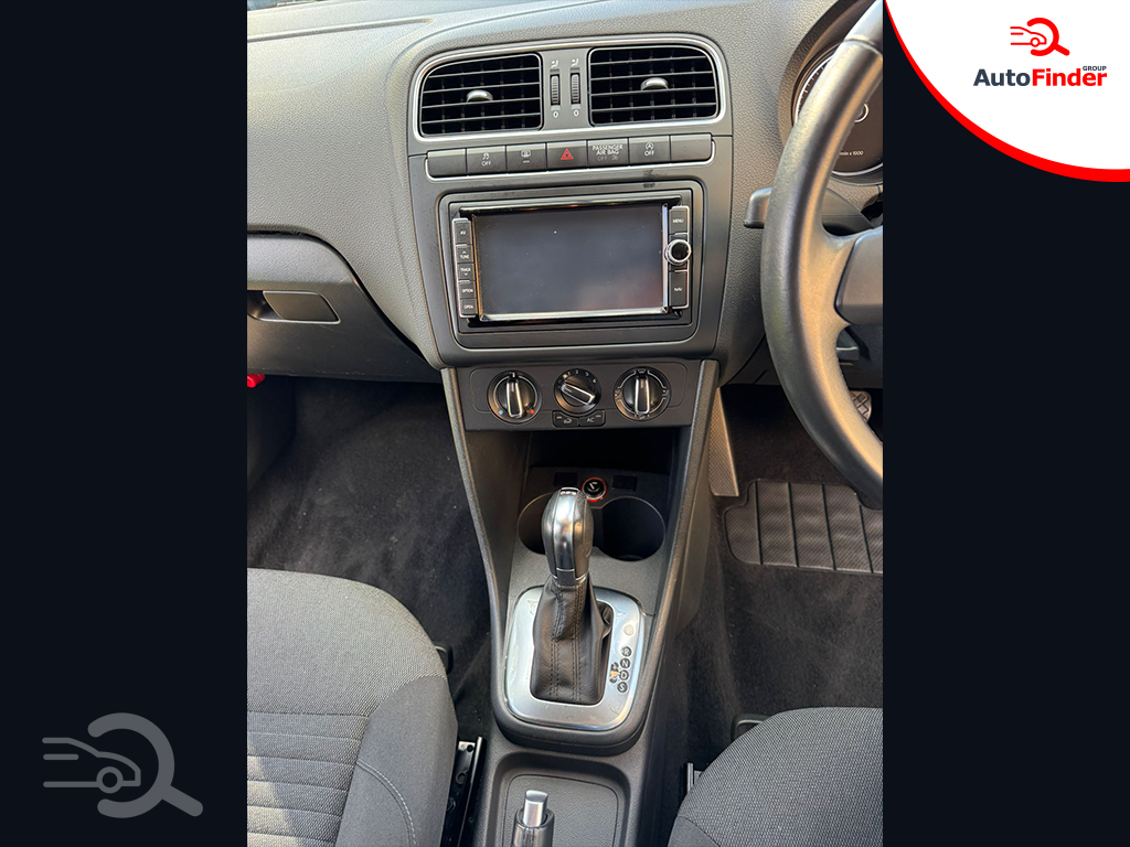 
								Volkswagen Polo full									