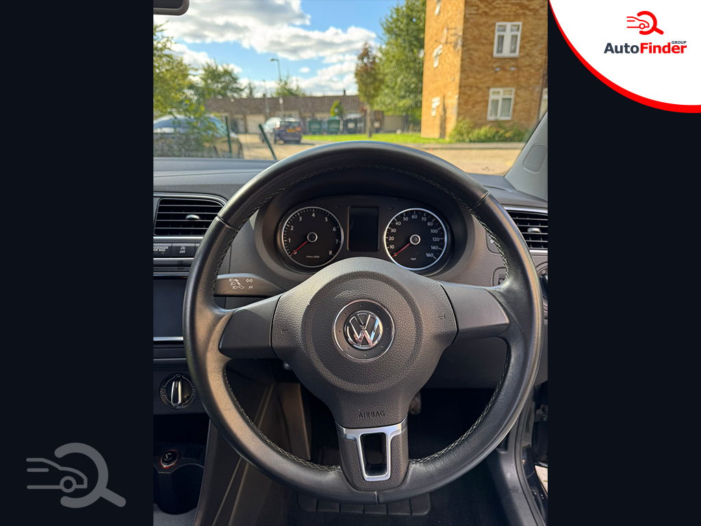 
								Volkswagen Polo full									