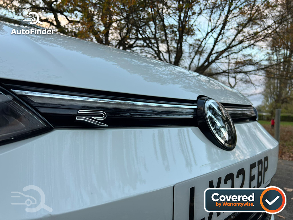 
								Volkswagen Golf R-Line Estate Hybrid full									