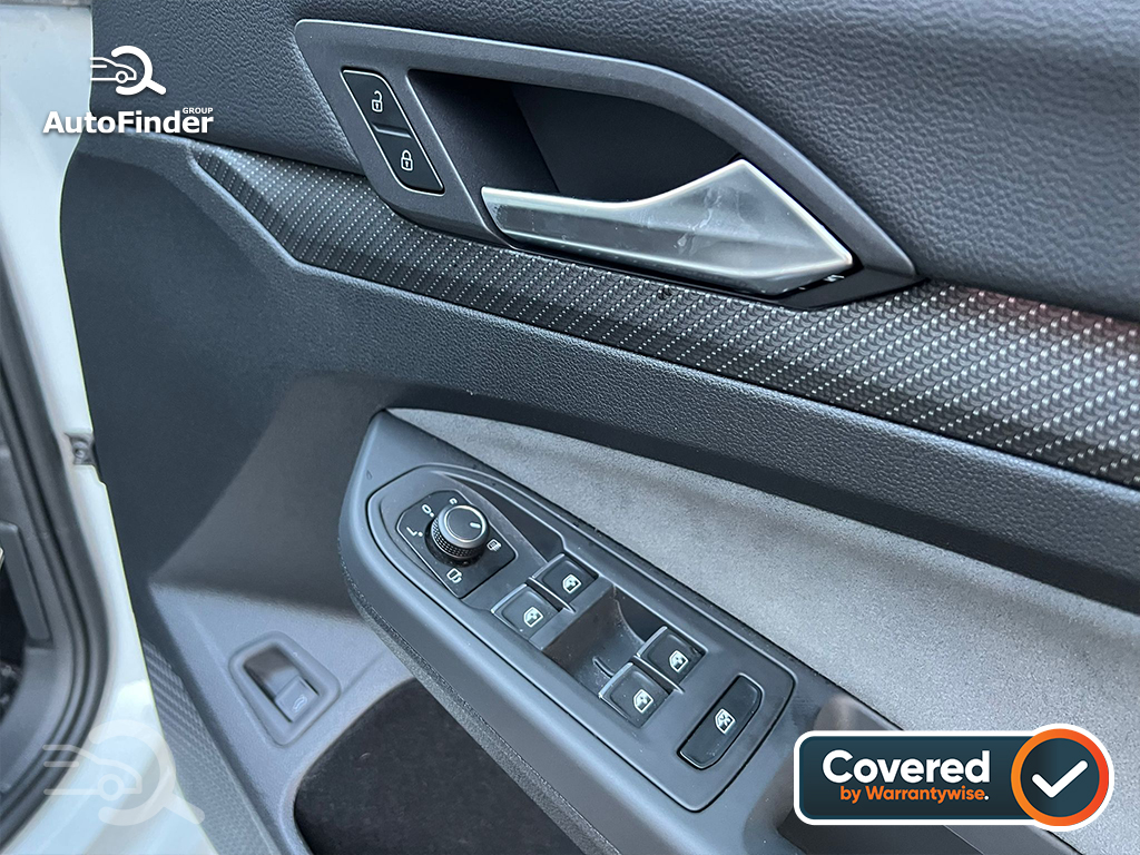 
								Volkswagen Golf R-Line Estate Hybrid full									