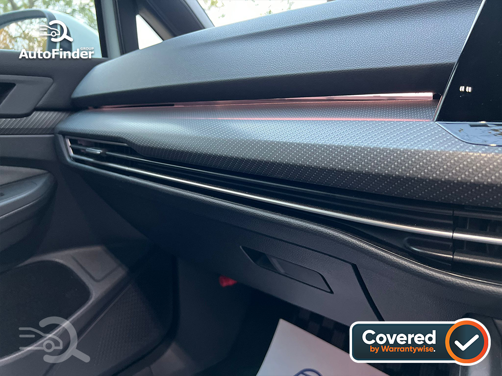 
								Volkswagen Golf R-Line Estate Hybrid full									