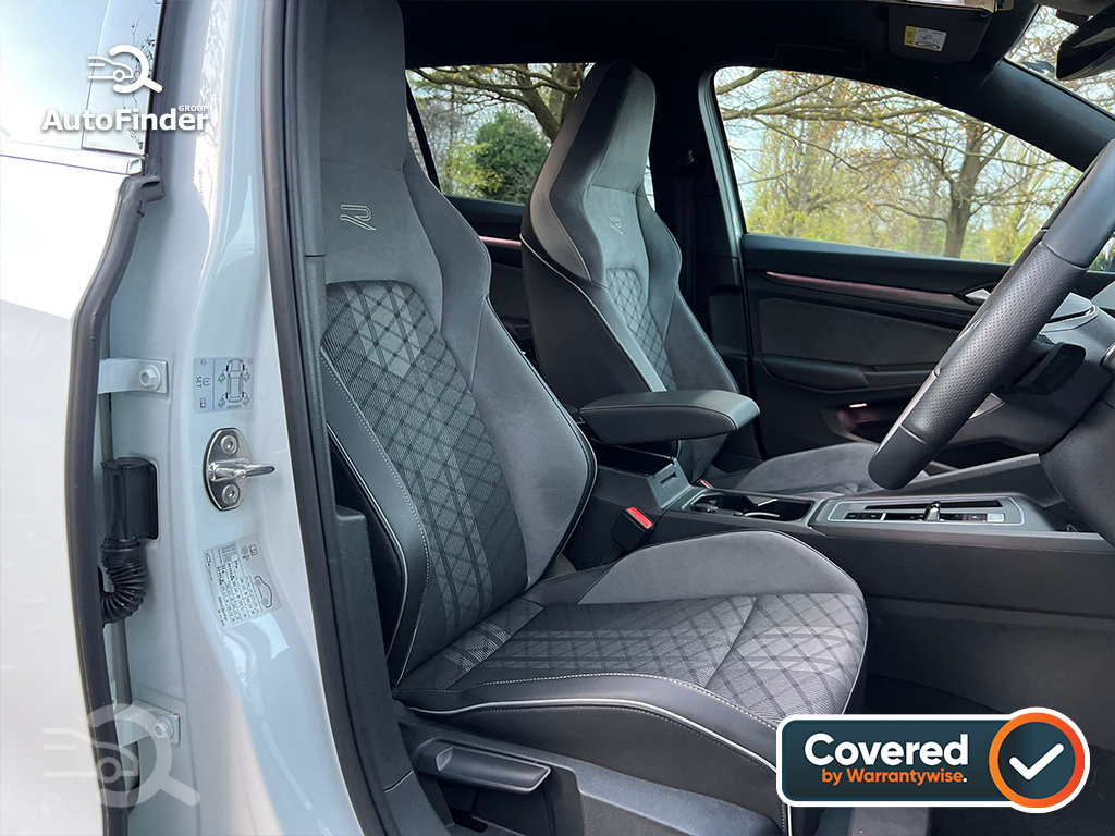 
								Volkswagen Golf R-Line Estate Hybrid full									