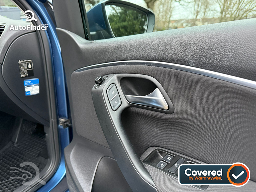 
								Volkswagen Polo full									