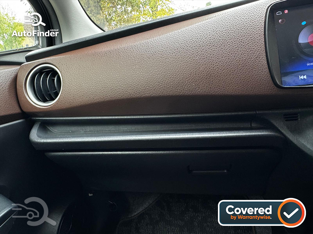 
								Toyota Vitz (Yaris) full									