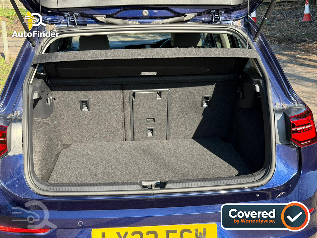 
								Volkswagen Golf full									