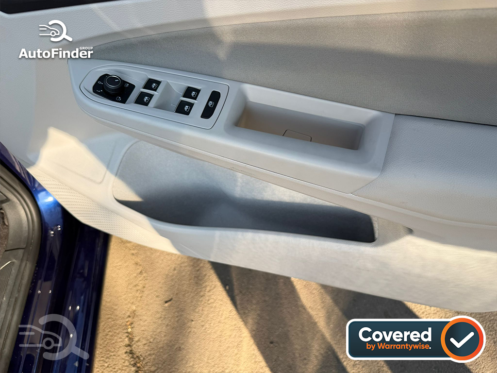 
								Volkswagen Golf full									