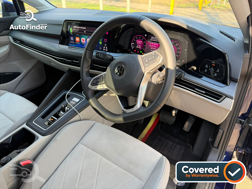 
								Volkswagen Golf full									