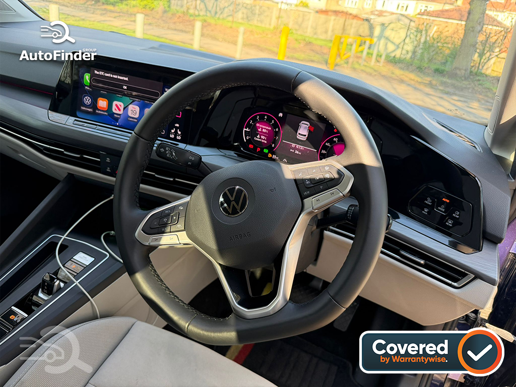 
								Volkswagen Golf full									