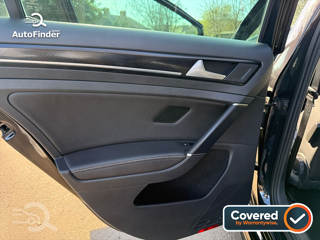 
								Volkswagen Golf R full									