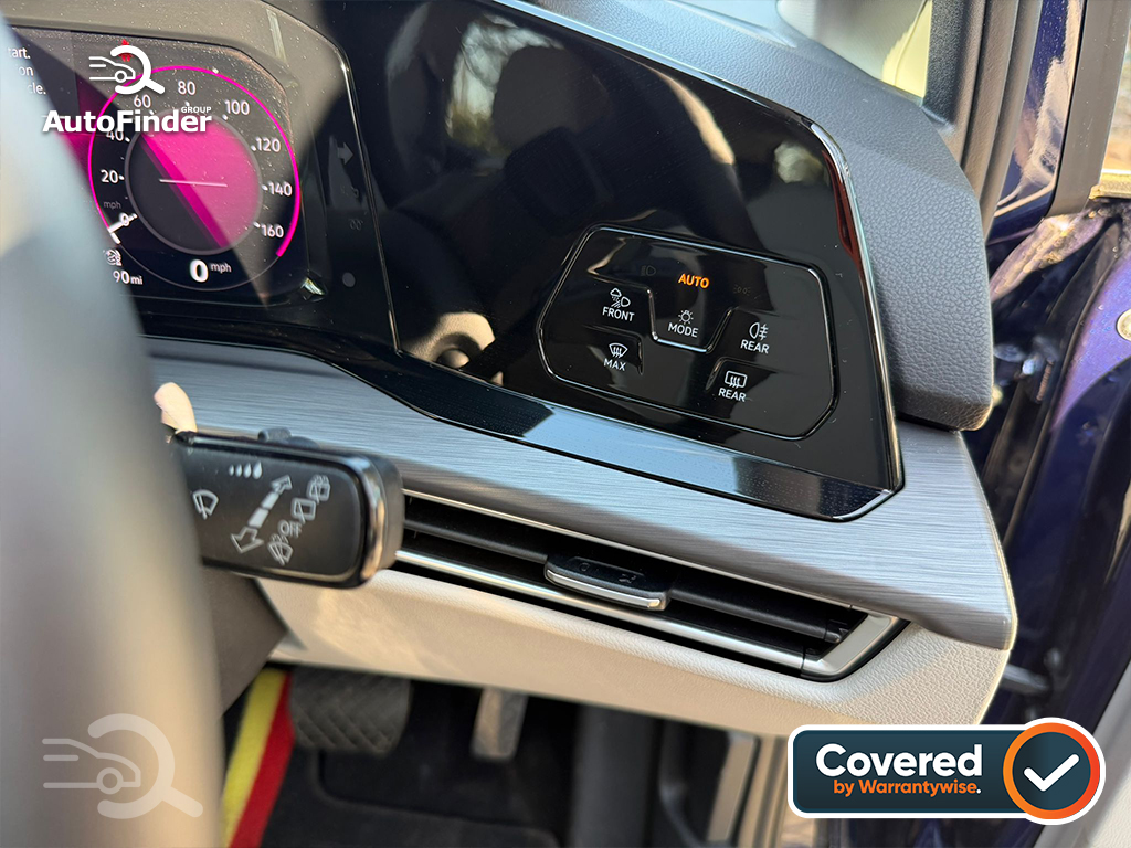 
								Volkswagen Golf full									