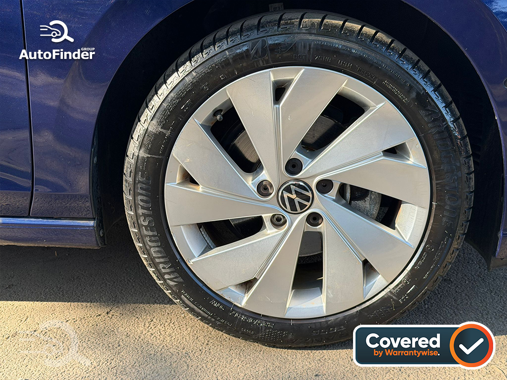 
								Volkswagen Golf full									