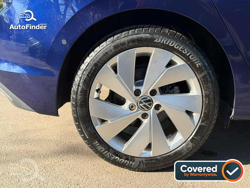 
								Volkswagen Golf full									