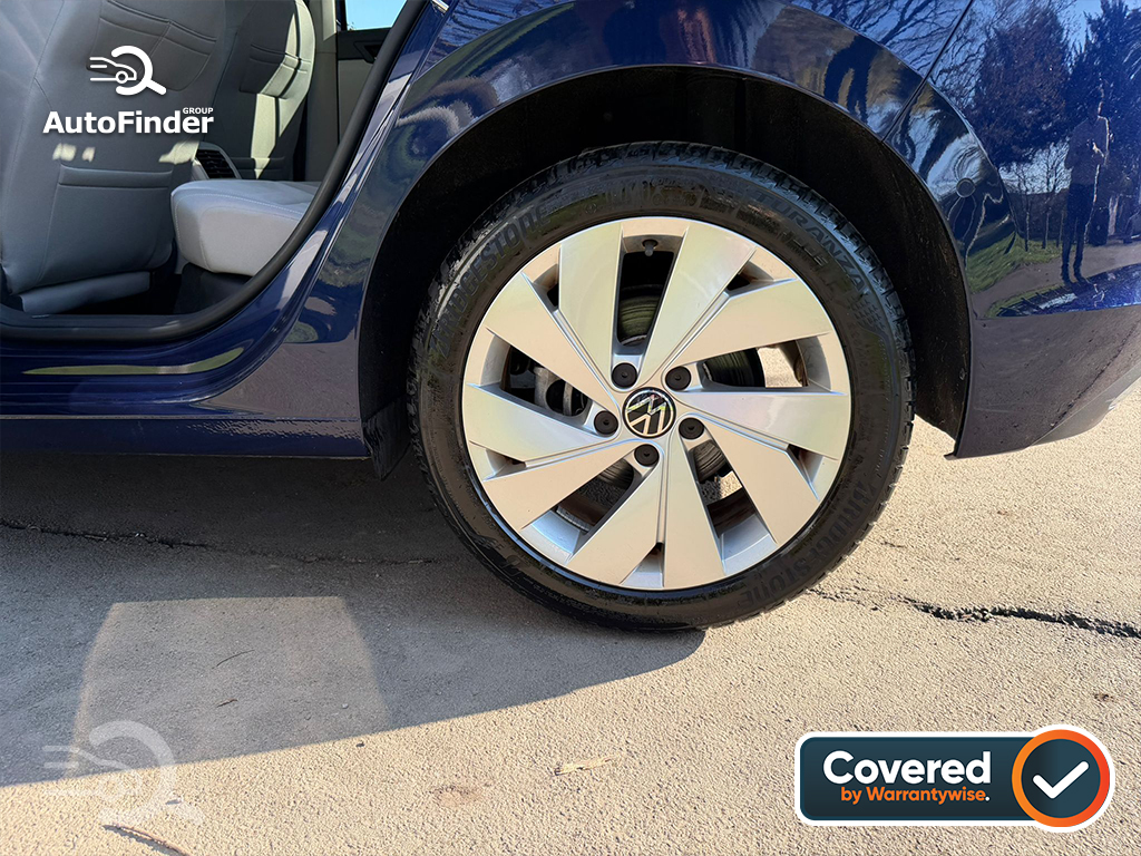 
								Volkswagen Golf full									