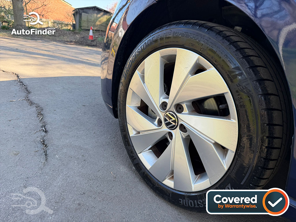 
								Volkswagen Golf full									