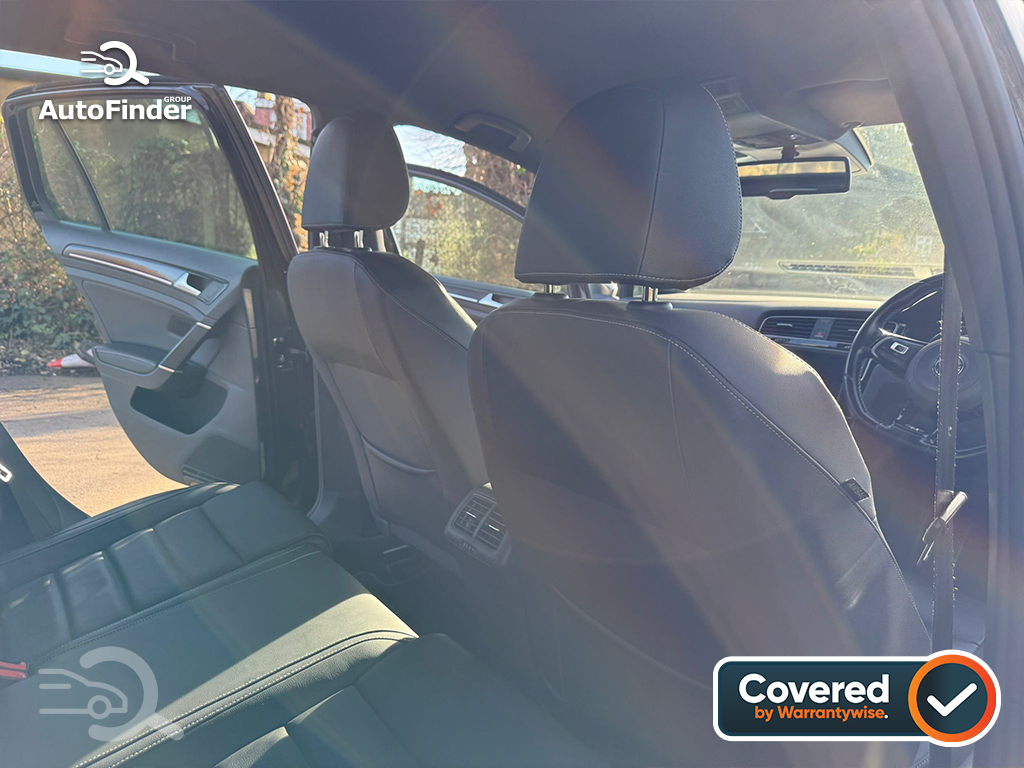 
								Volkswagen Golf R full									