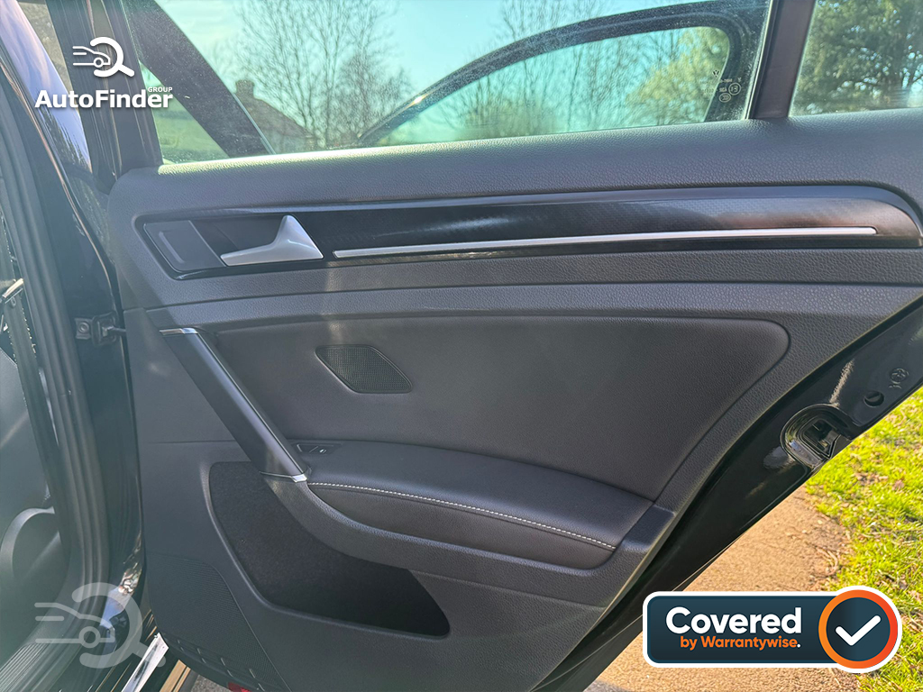 
								Volkswagen Golf R full									